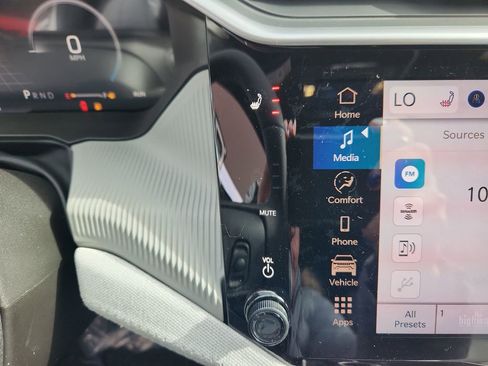 New 2026 Jeep Cherokee Laredo image 14