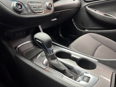 Used 2025 Chevrolet Malibu LT FWD image 18