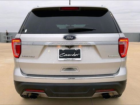 Used 2018 Ford Explorer Limited image 5