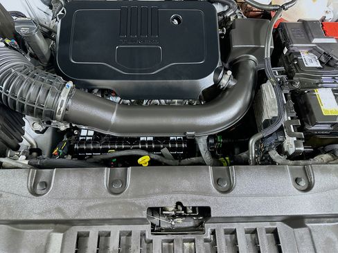 Used 2025 Chevrolet Blazer LT FWD image 31