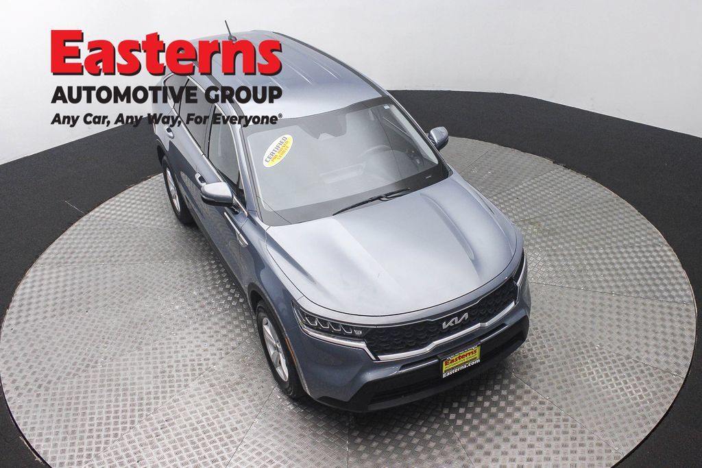 Used 2022 Kia Sorento LX FWD image 3
