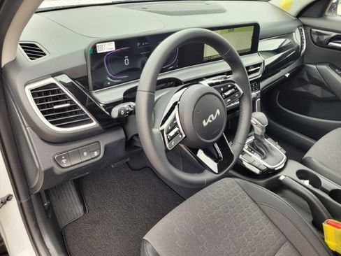 New 2026 Kia Seltos S FWD image 9