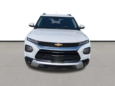 Used 2023 Chevrolet TrailBlazer LT w/ Convenience Package FWD image 2