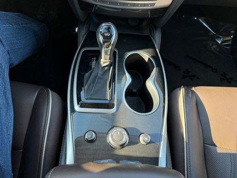 Used 2019 INFINITI QX60 Luxe w/ Essential Package image 17