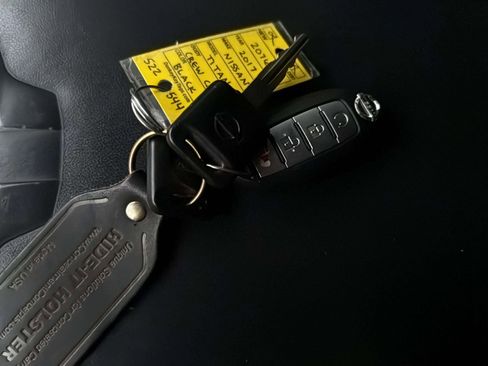 Used 2017 Nissan Titan Platinum Reserve image 17