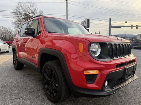 Used 2023 Jeep Renegade Altitude w/ Convenience Group I image 15