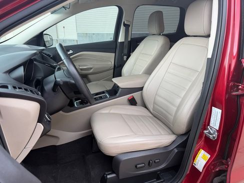Used 2019 Ford Escape SEL AWD/4WD image 12