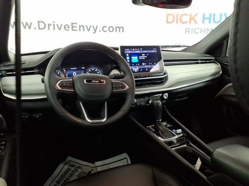 Used 2024 Jeep Compass Limited image 10