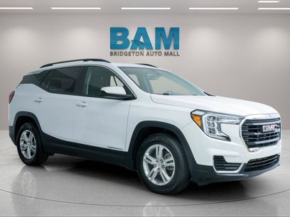 Used 2022 GMC Terrain SLE w/ Driver Convenience Package
