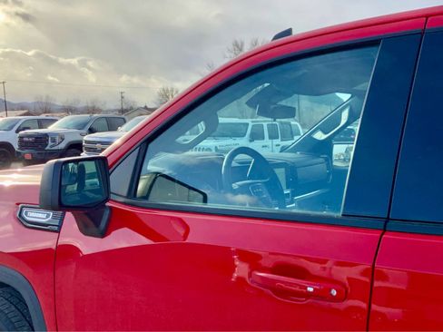 Used 2025 GMC Sierra 1500 Elevation image 13