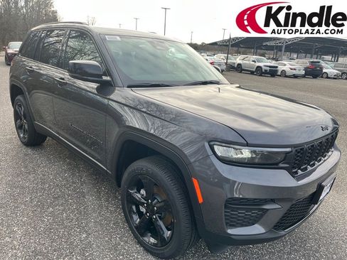 New 2025 Jeep Grand Cherokee Altitude image 1