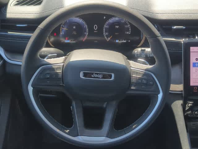 Certified 2025 Jeep Grand Cherokee L Limited w/ Black Appearance Package AWD/4WD image 27