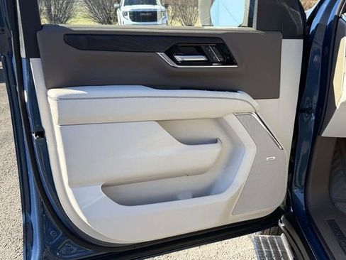 New 2026 GMC Yukon Denali w/ Sun & Power Step Package AWD/4WD image 8