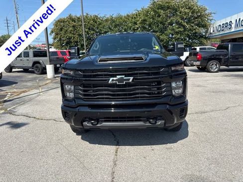 Used 2025 Chevrolet Silverado 2500 Custom w/ Custom Value Package AWD/4WD image 8