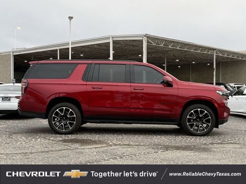 Used 2024 Chevrolet Suburban RST w/ Luxury Package AWD/4WD image 5