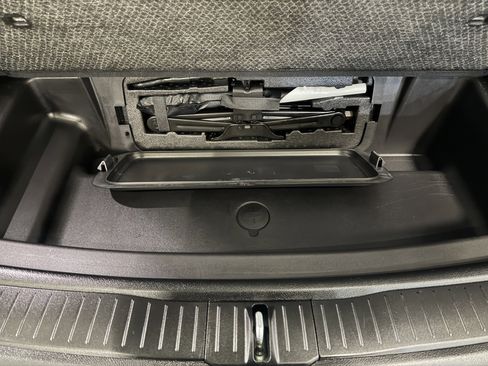 Used 2024 Jeep Grand Cherokee L Altitude image 30