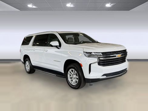 Used 2024 Chevrolet Suburban LT RWD image 7