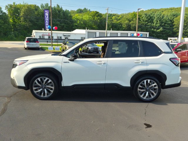 Used 2025 Subaru Forester Touring AWD/4WD image 6