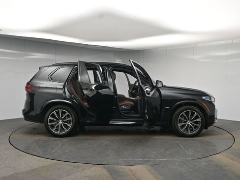 Used 2024 BMW X5 xDrive40i w/ M Sport Package AWD/4WD image 63