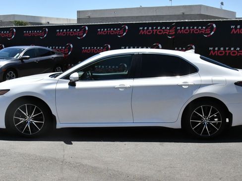 Used 2024 Toyota Camry SE FWD image 4
