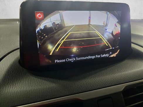 Used 2018 MAZDA MAZDA3 Touring FWD image 13