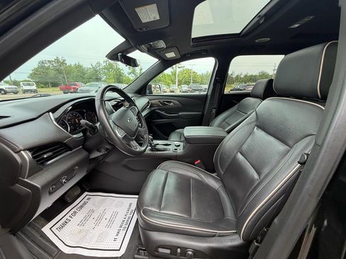 Used 2023 Chevrolet Traverse Premier w/ Redline Edition FWD image 11