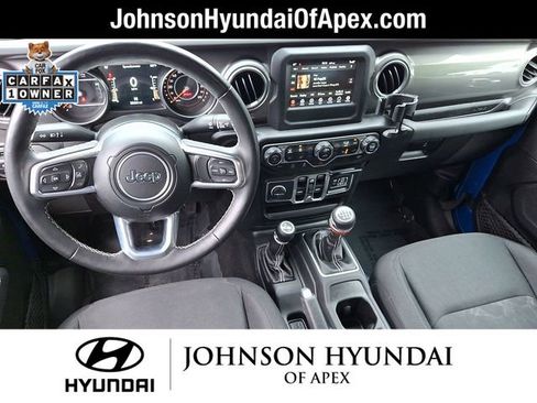 Used 2021 Jeep Gladiator Overland w/ Cold Weather Group AWD/4WD image 24