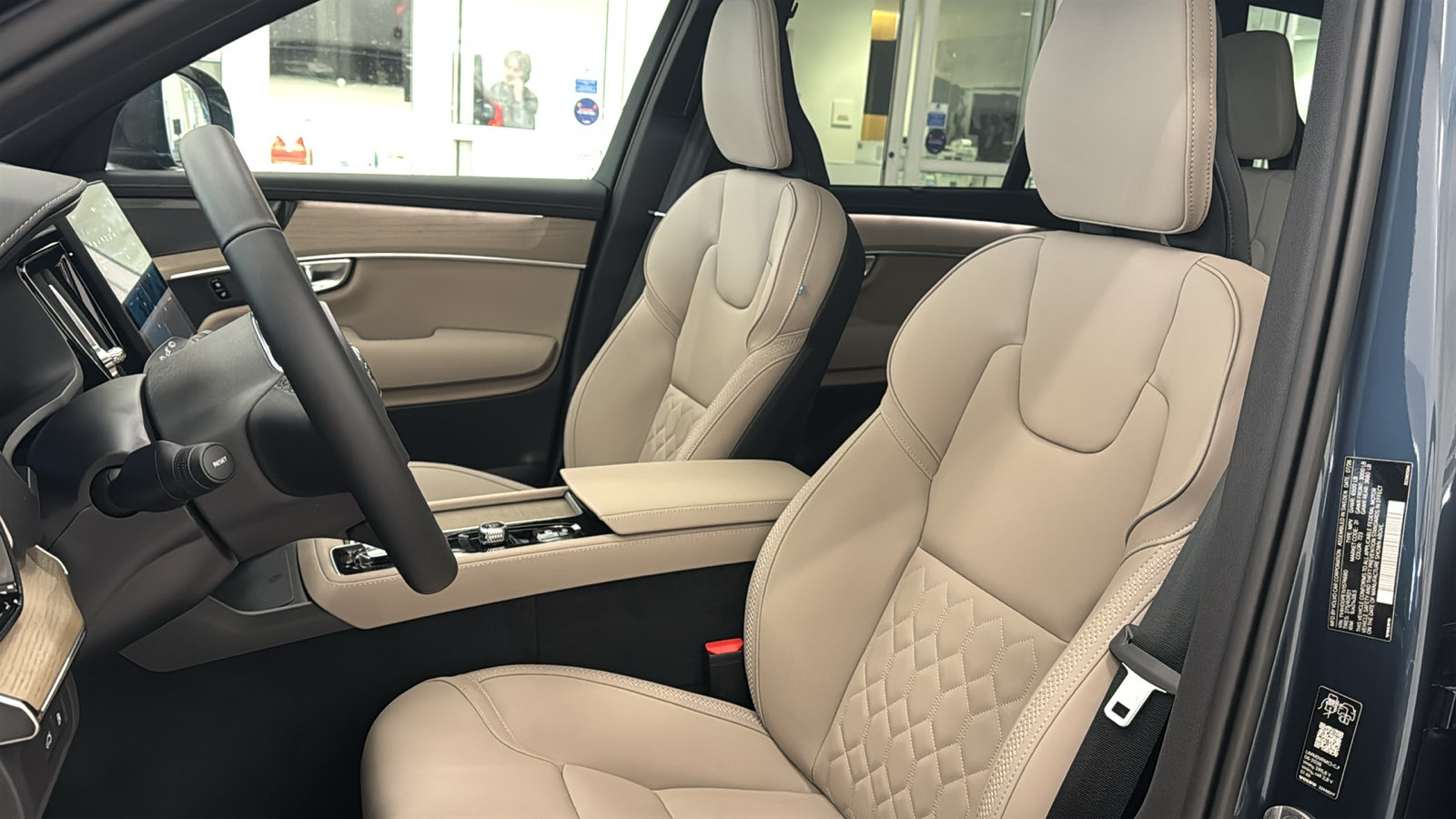 New 2027 Volvo XC90 T8 Plus AWD/4WD image 23