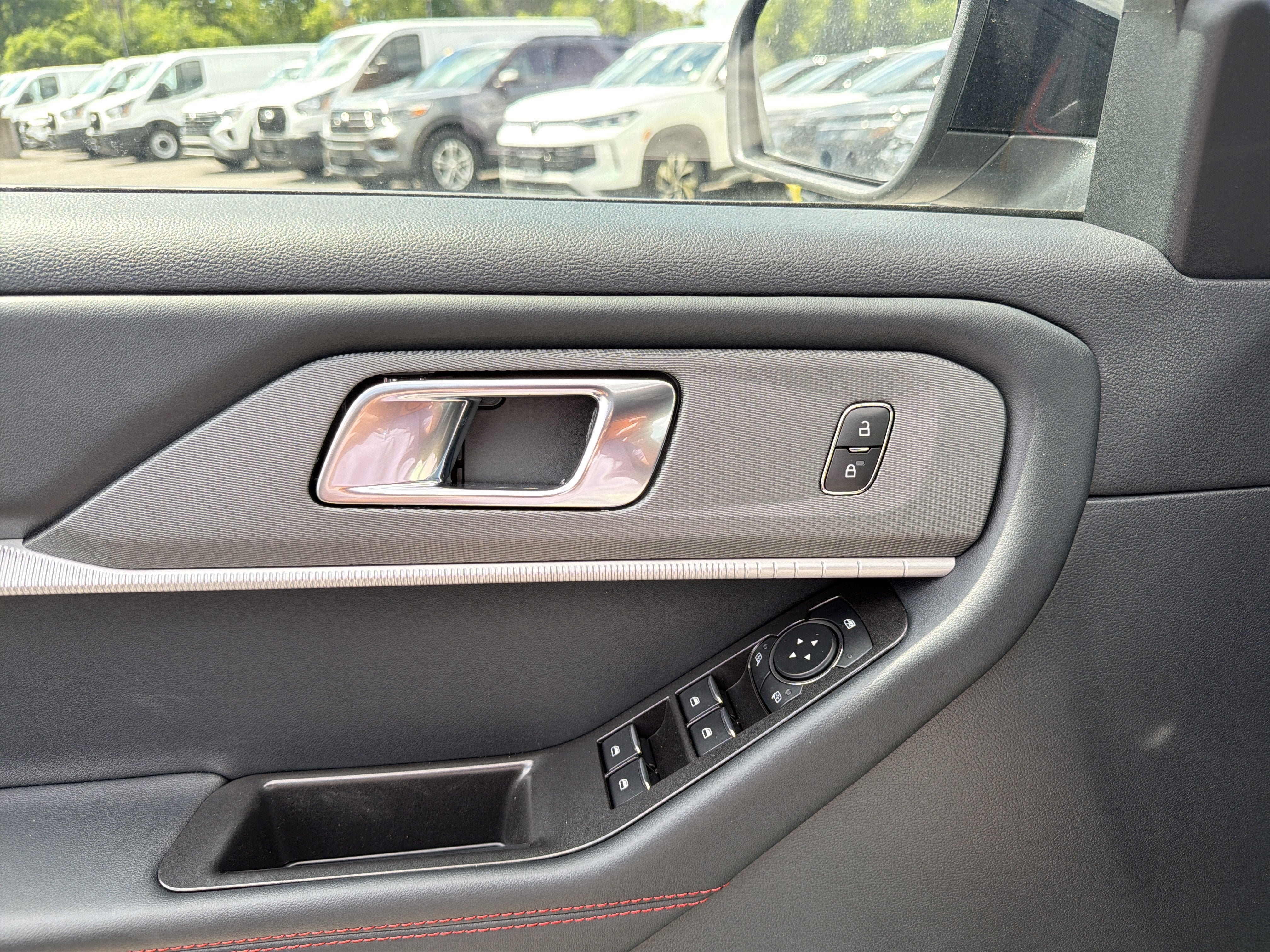 New 2026 Ford Explorer ST-Line AWD/4WD image 15