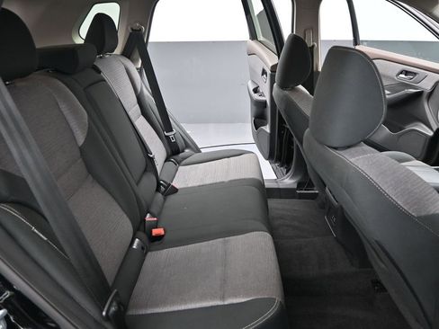 Used 2023 Nissan Rogue SV image 25