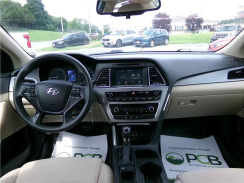 Used 2016 Hyundai Sonata SE FWD image 8