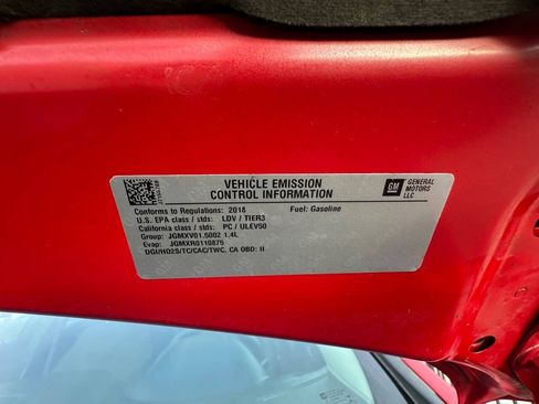 Used 2018 Chevrolet Cruze LT FWD image 18