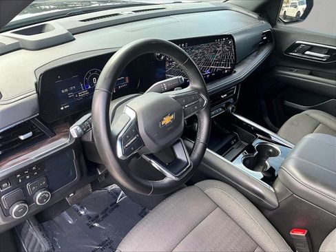 Used 2026 Chevrolet Suburban LS image 14