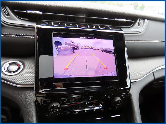 Used 2025 Jeep Grand Cherokee Altitude AWD/4WD image 19