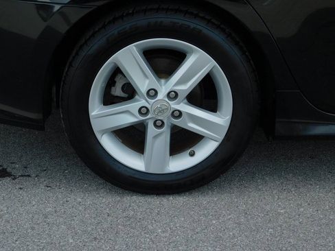 Used 2012 Toyota Camry SE image 10