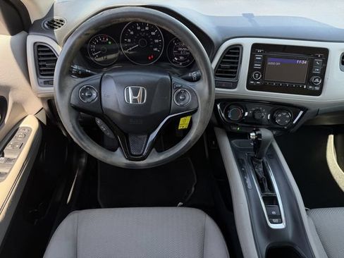 Used 2017 Honda HR-V LX image 10
