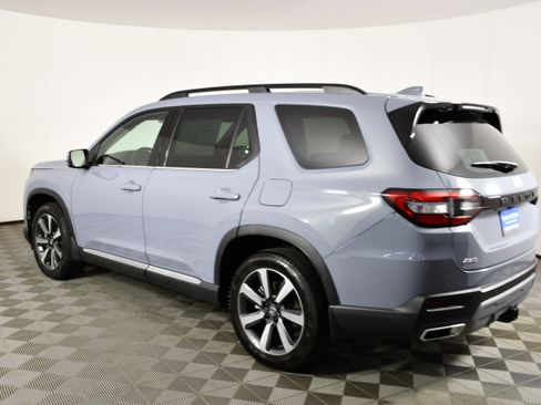 Certified 2025 Honda Pilot Touring image 8