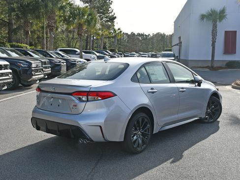New 2026 Toyota Corolla SE image 2