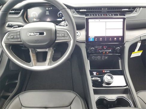 New 2025 Jeep Grand Cherokee Limited w/ Trailer Tow Package image 13