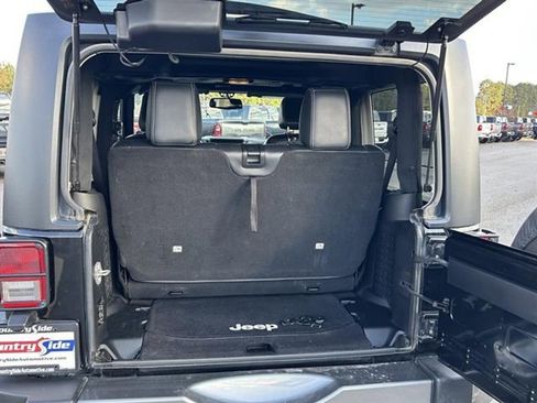 Used 2014 Jeep Wrangler Freedom Edition image 9