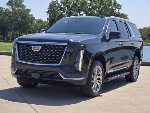 New 2025 Cadillac Escalade Premium Luxury image 2