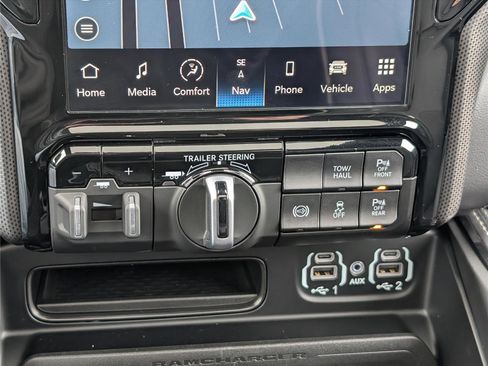 Used 2024 RAM 3500 Limited image 33