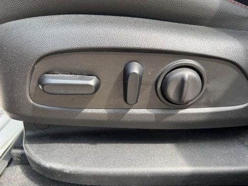 Used 2019 Chevrolet Blazer RS image 22