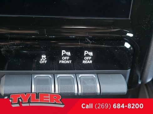 New 2026 RAM 1500 4x4 Crew Cab image 34