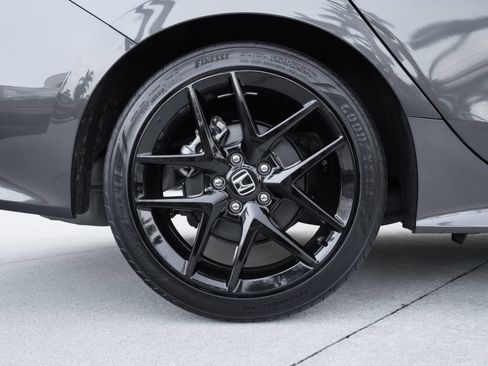 Used 2025 Honda Civic Sport image 30