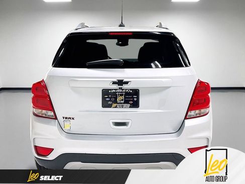 Used 2019 Chevrolet Trax LT w/ Redline Edition FWD image 9