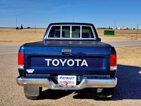 Used 1992 Toyota Pickup Deluxe image 4