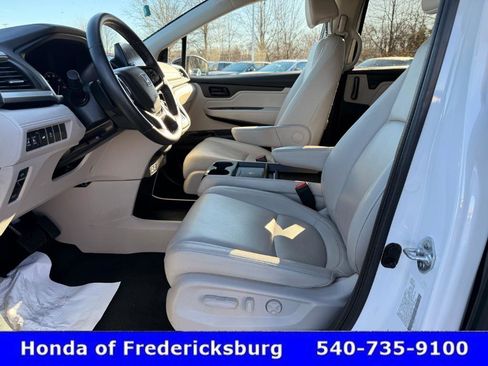 Certified 2025 Honda Odyssey EX-L image 17