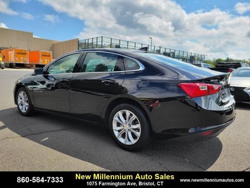 Used 2023 Chevrolet Malibu LT image 3