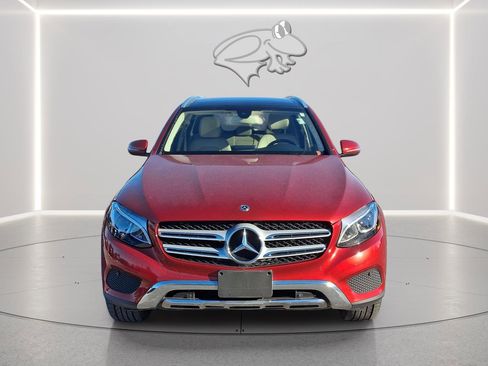 Used 2019 Mercedes-Benz GLC 300 4MATIC image 2